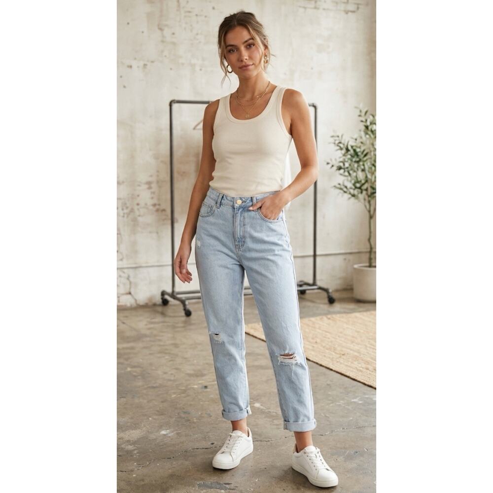 Cotton On Stretch Mom Jeans Womens Size 8 Light Wash Distressed High Rise Denim